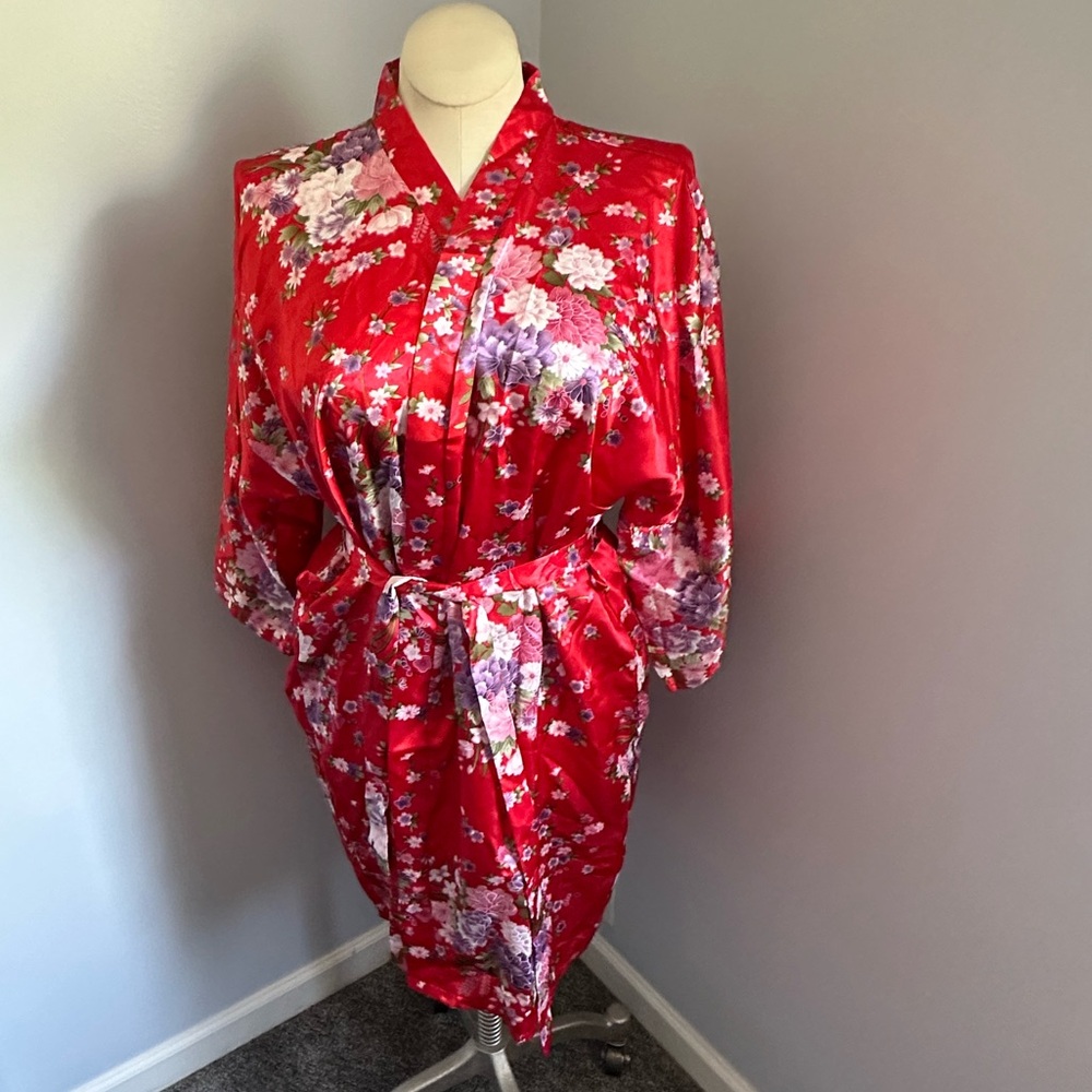 Kimono Style Red Floral Robe Size XXL